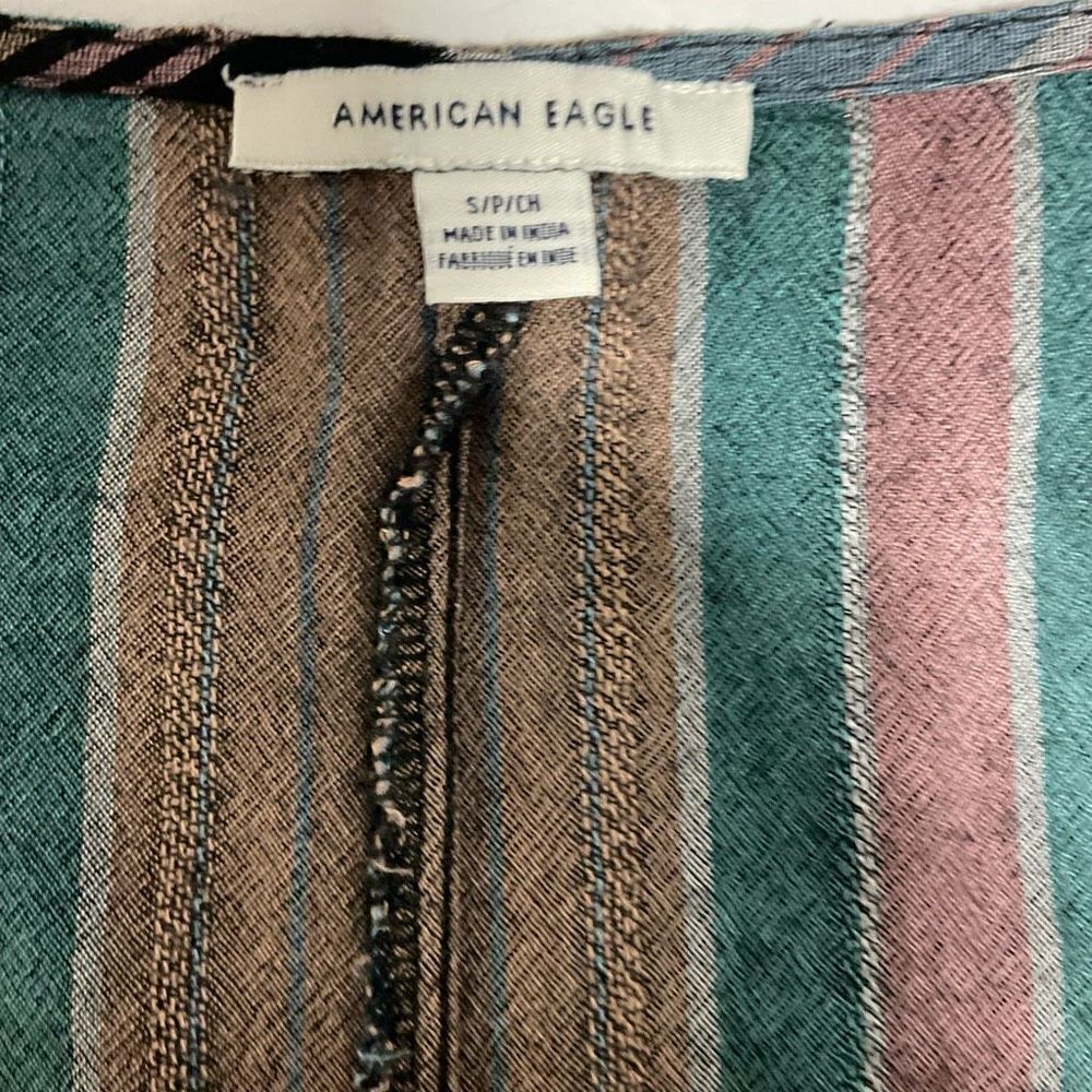 American Eagle Crop Top Surplice Front Black Tan Grey Stripe Clasp Closure Small - Picture 6 of 9